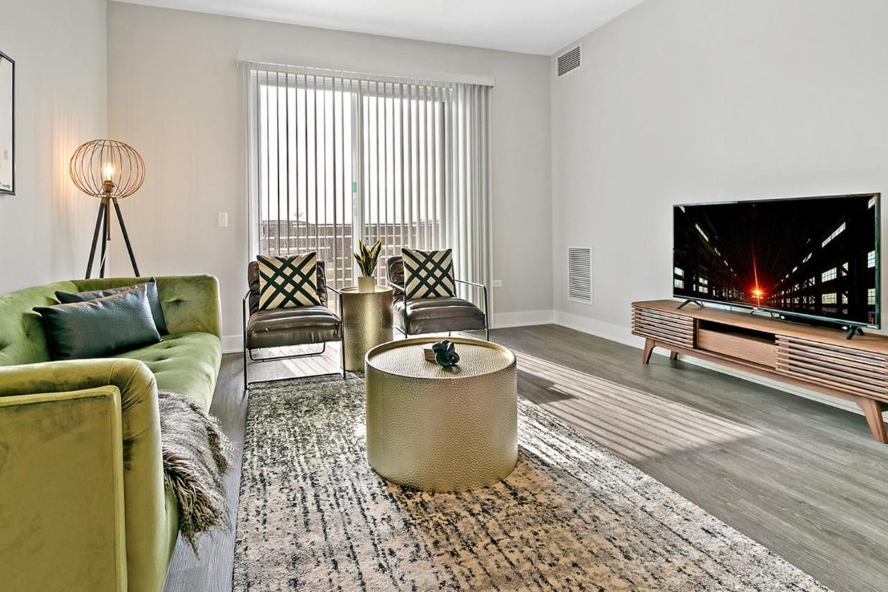 شقة أوكبروك تراس  في Bright & Comfortable Oakbrook 2Br Apt Free Parking - Ob 1 المظهر الخارجي الصورة