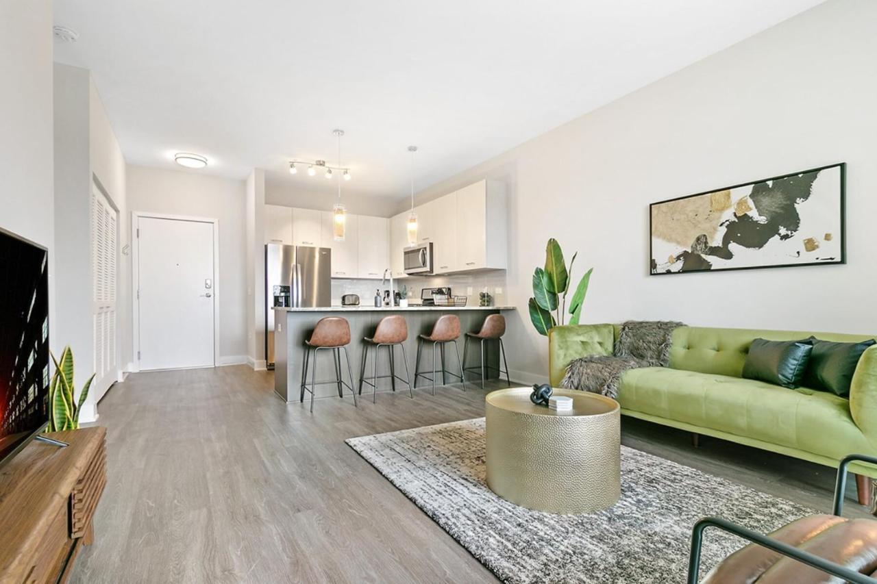 شقة أوكبروك تراس  في Bright & Comfortable Oakbrook 2Br Apt Free Parking - Ob 1 المظهر الخارجي الصورة